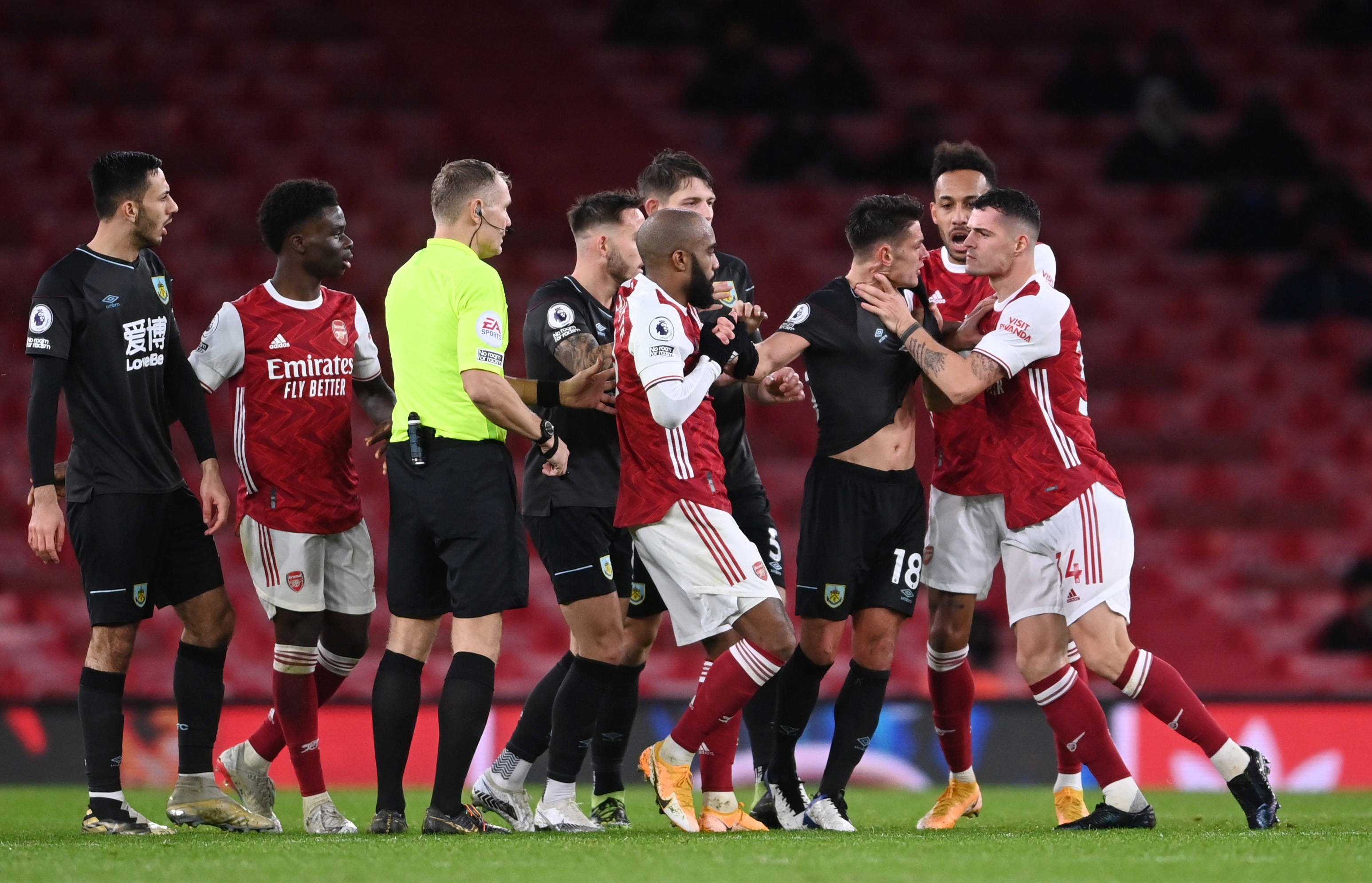 间有着许多 间有着许多